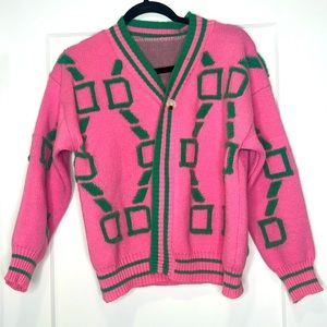 New beautiful pink sweater size M